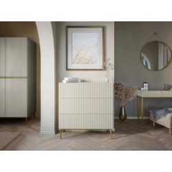 Komoda Nicole 100 cm z trzema szufladami i metalowymi nogami - kaszmir / złote nóżki