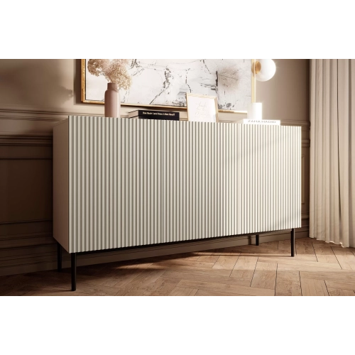 Komoda Nicole 150 cm z ryflowanym frontem - kaszmir / czarne nóżki