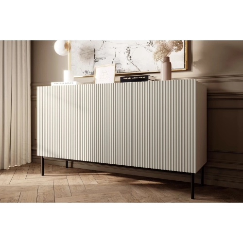 Komoda Nicole 150 cm z ryflowanym frontem - kaszmir / czarne nóżki