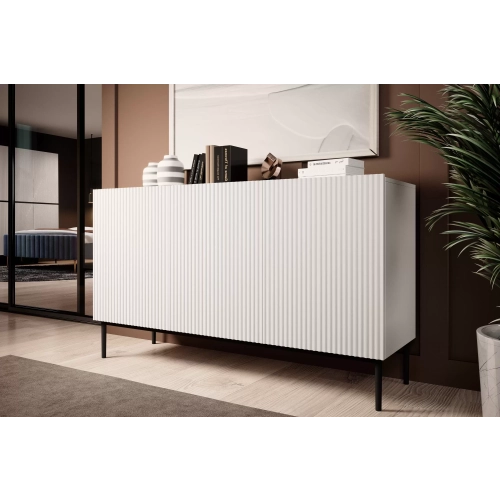 Komoda Nicole 150 cm trzydrzwiowa z ryflowanym frontem - biały mat / czarne nóżki