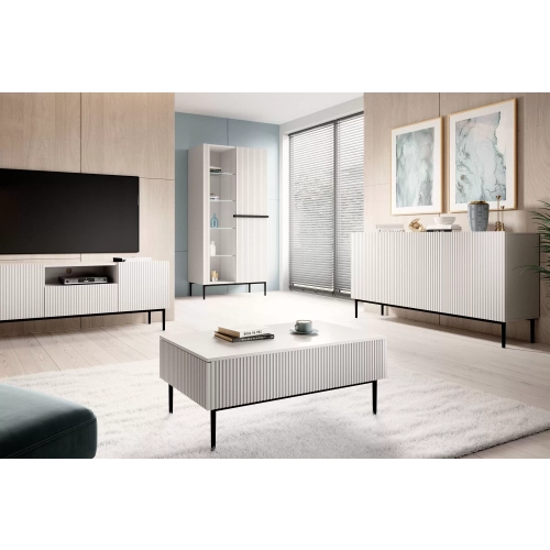 Komoda Nicole 150 cm trzydrzwiowa z ryflowanym frontem - granat / złote nóżki - Limitowana oferta