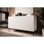 Komoda Nicole 150 cm trzydrzwiowa z ryflowanym frontem - biały mat / czarne nóżki