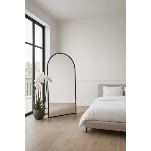 Lustro ArchMoss – półowalne lustro stojące w czarnej ramie | Nowoczesne lustro loftowe do sypialni i salonu