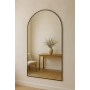 Lustro AMALFI ARCH – półowalne lustro w czarnej ramie z łukiem | Nowoczesne lustro do przedpokoju, salonu i sypialni