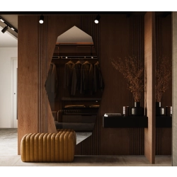 Lustro PRISMÉ – eleganckie lustro o ostrym, organicznym kształcie w pryzmatycznej formie i szlachetnej linii